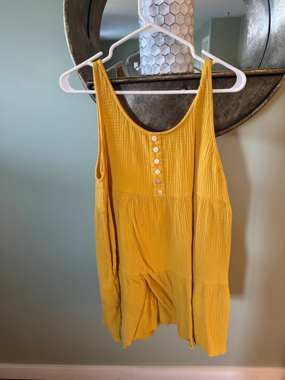 Yellow Sleeveless Button-Front Scoop Neck Women's Top